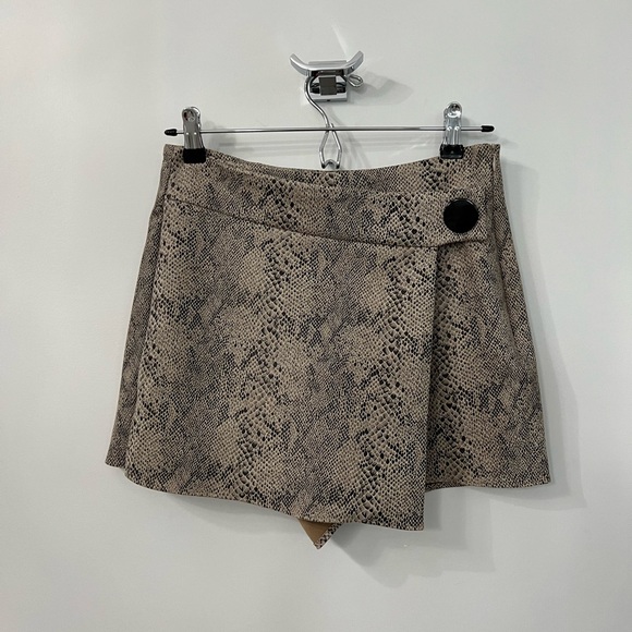 Zara animal print skirt. Size small - Picture 1 of 2